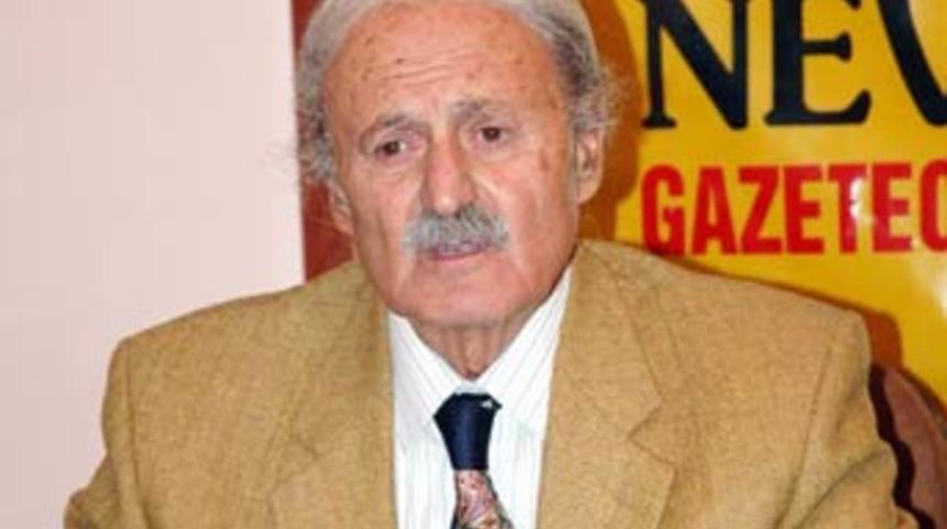 Esat Kıratlıoğlu, yeniden siyasete d&ouml;n&uuml;yor