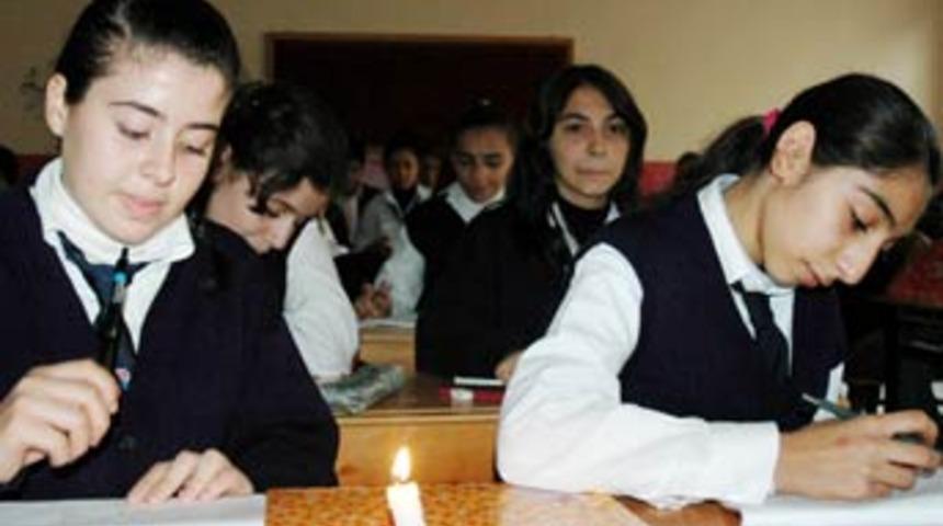 İstanbul'un g&ouml;beğinde mum ışığında eğitim