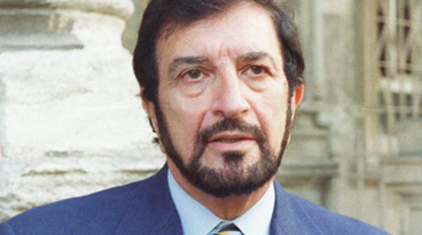 İtalya'dan Sezer Cumhur &Ouml;nal'a nişan