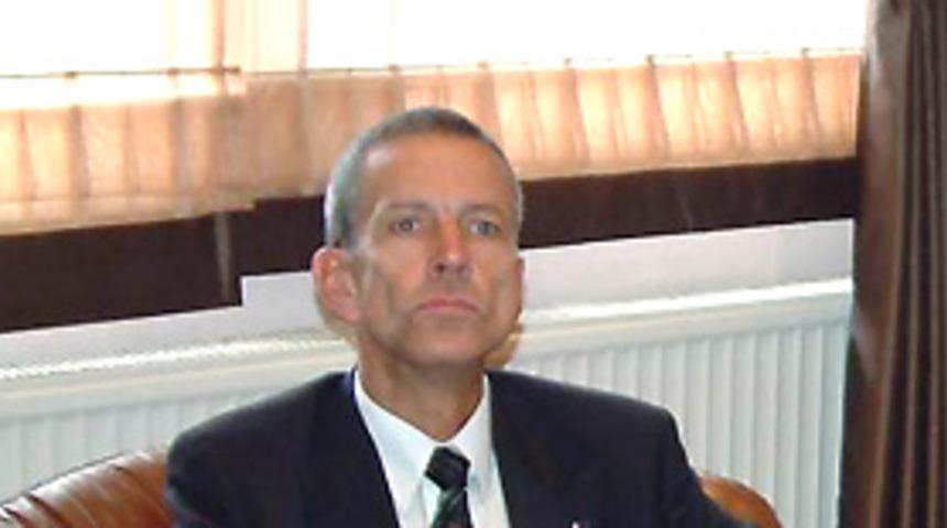 "Kretschmer istenmeyen kişi ilan edilsin"