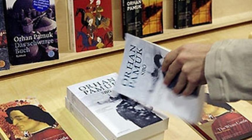 Pamuk'un kitaplarına turistlerden ilgi