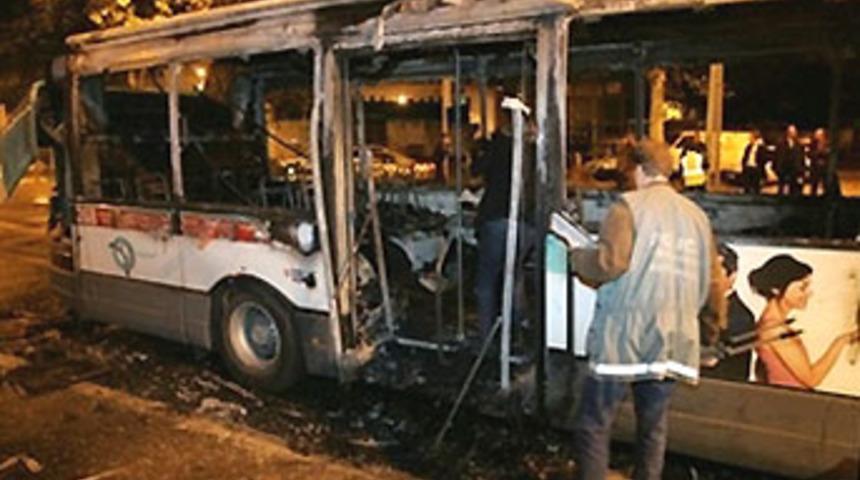 Fransız banliy&ouml;lerinde karmaşa