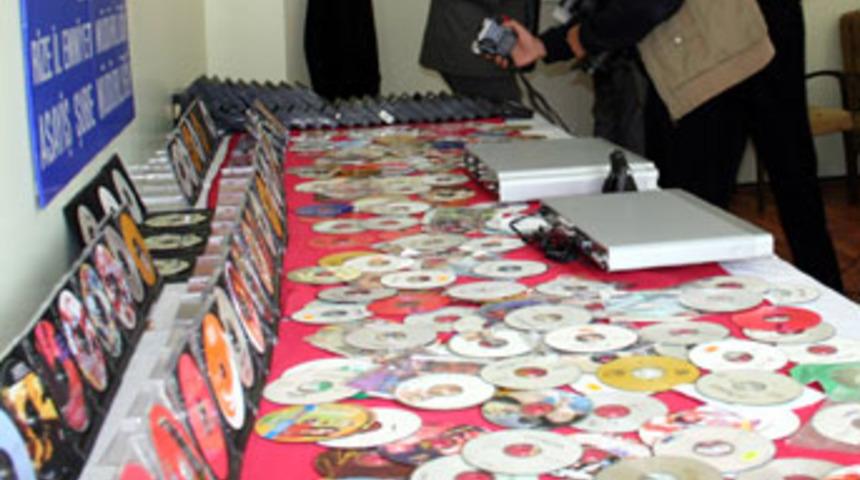 Doktorun evinde &ccedil;ocuk pornosu