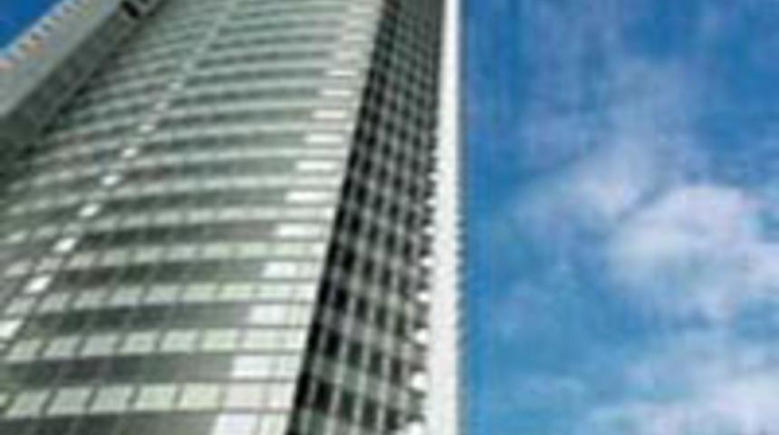 G&ouml;kdelenlere daha az ışık