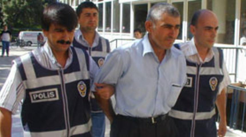 Tayini yapılmayınca arabaları yaktı