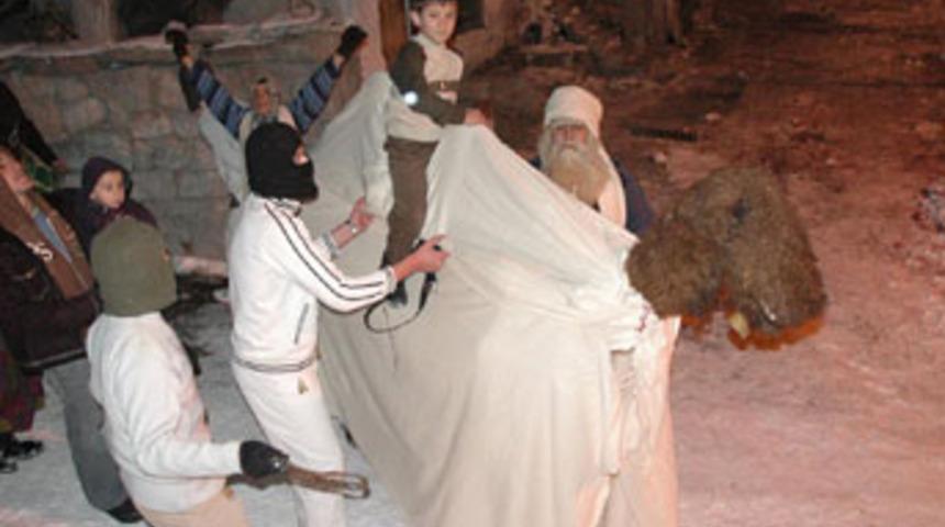 Bu da yeni yıl dans&ouml;z&uuml;!