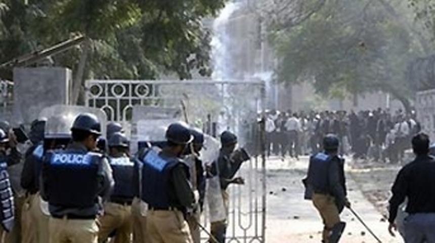 Pakistan uluslararası kınamalara tepki g&ouml;sterdi