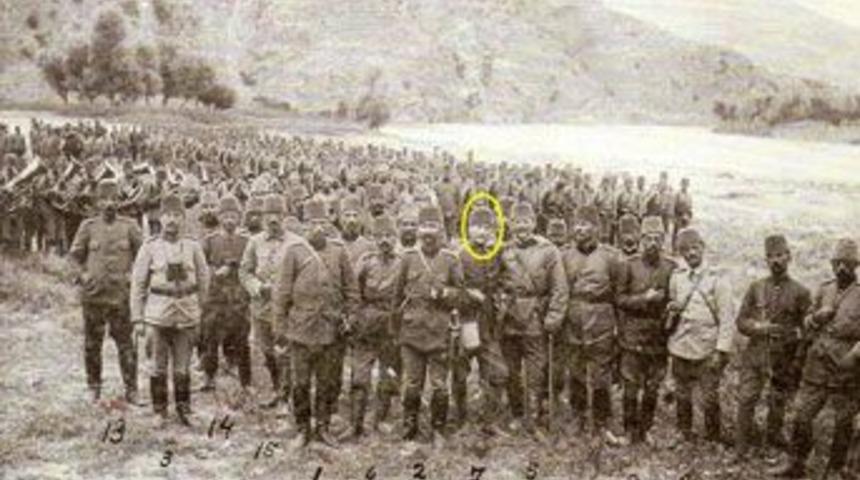 Atat&uuml;rk'&uuml;n hi&ccedil; yayınlanmamış iki fotoğrafı