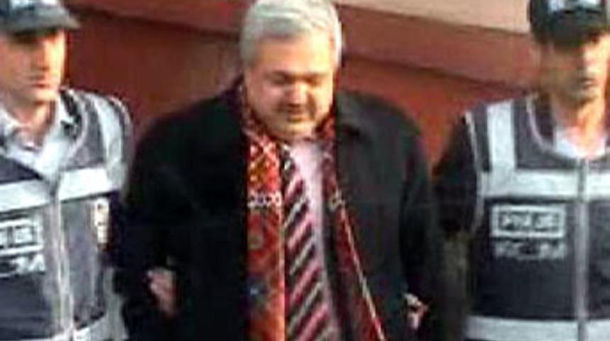 R&uuml;şvet alan tapu m&uuml;d&uuml;r&uuml; tutuklandı