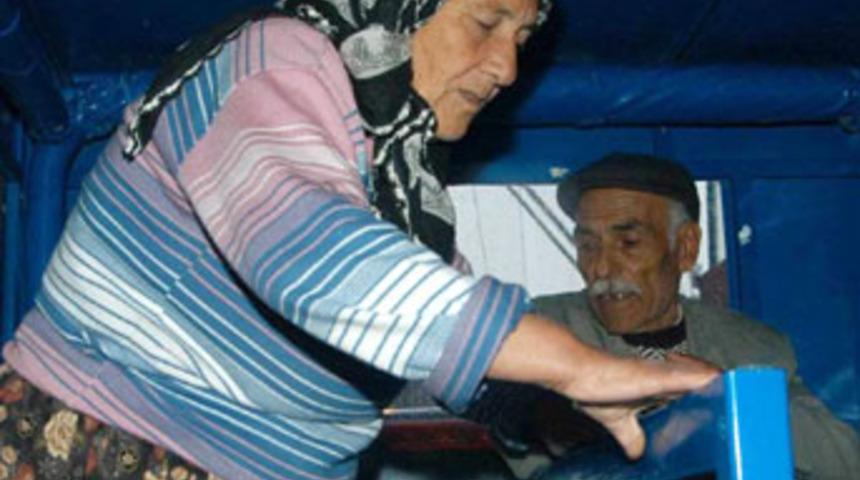 Kızını ka&ccedil;ıran gencin annesini ka&ccedil;ırdı