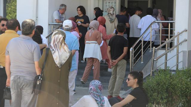 KPSS heyecanı sona erdi! 81 ilde 100 binlerce katılımcı ter döktü... Sınavı 1 dakika ile kaçırdı