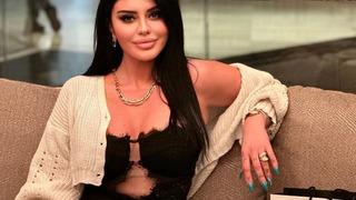 Kalça estetiği yaptıran Ebru Polat havuz kenarında dans etti! Bikini altındaki dekoltesi olay oldu