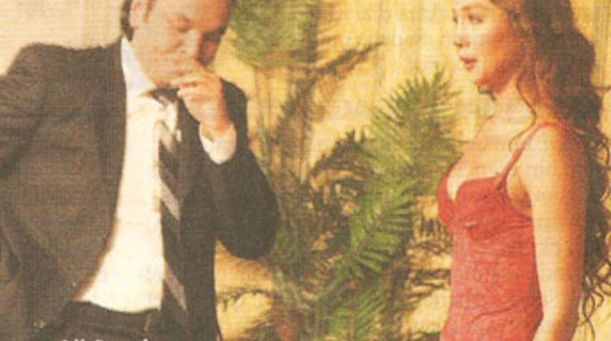 "Karmakarışık" tiyatroseverlerle buluştu