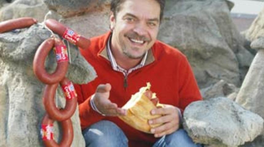 Beyaz, hakkında &ccedil;ıkan haberlere tepki g&ouml;sterdi