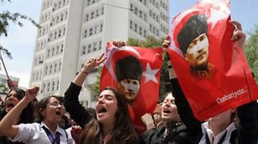 &Ccedil;anakkale ve Manisa mitingleri bug&uuml;n