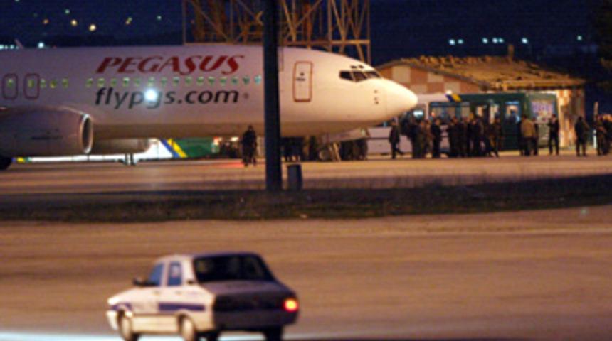 Korsan Tahran'a gitmek istedi