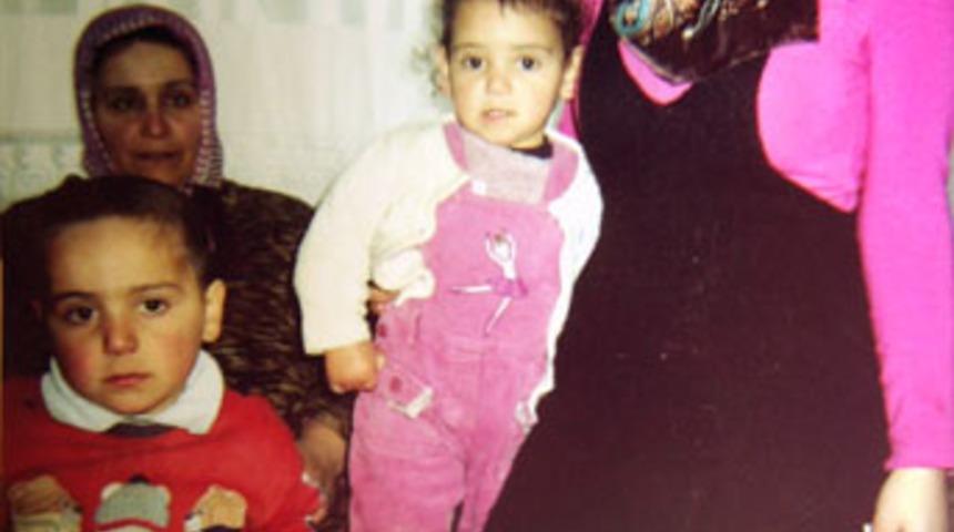 İki kardeş feci şekilde &ouml;ld&uuml;