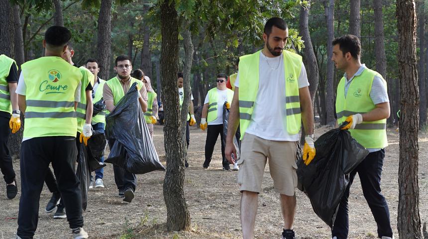 AK Parti İstanbul Gençlik Kolları, Beykoz ormanını temizledi