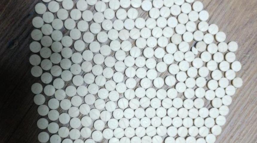 Hatay'da uyuşturucu operasyonunda yakalanan 3 ş&uuml;pheliden 1'i tutuklandı