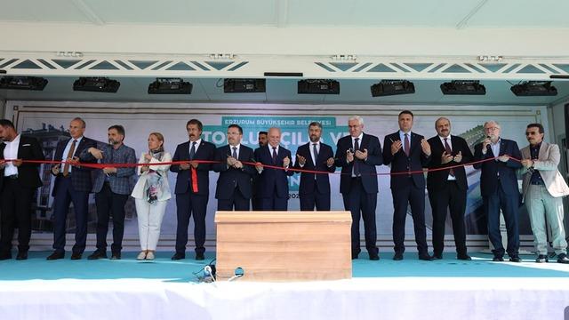 Erzurum'da kentsel dönüşüm kapsamında yapılan konut ve iş yerleri teslim edildi