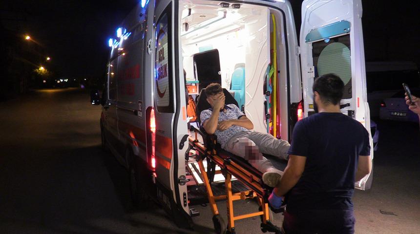Adana'da silahlı saldırıya uğrayan 2 kişi yaralandı