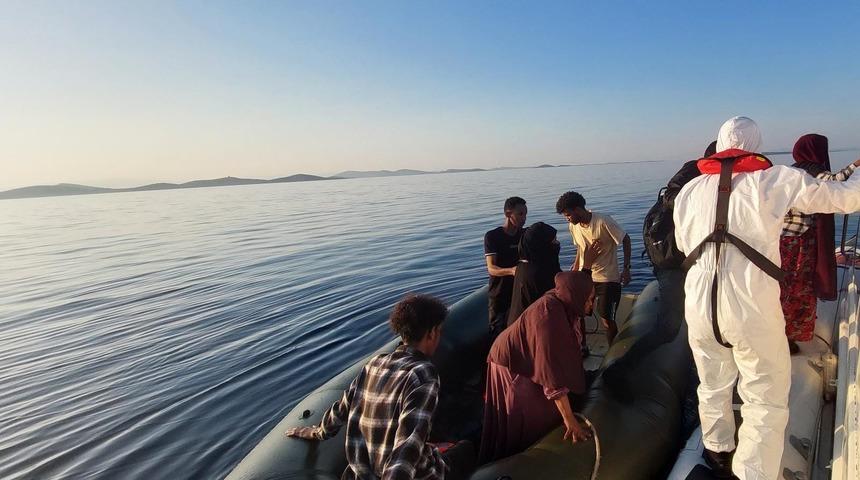 Ayvalık açıklarında 16 düzensiz göçmen yakalandı, 13 yabancı uyruklu kurtarıldı