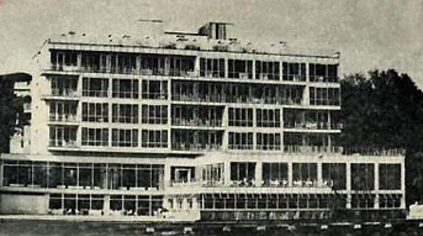 Carlton Oteli'ne alıcı &ccedil;ıkmadı