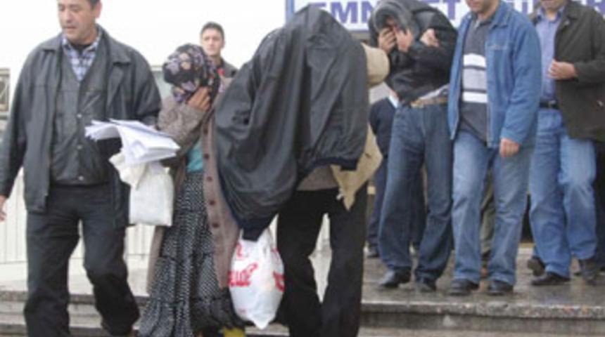 Kirli &ccedil;amaşırlardan uyuşturucu d&ouml;k&uuml;ld&uuml;