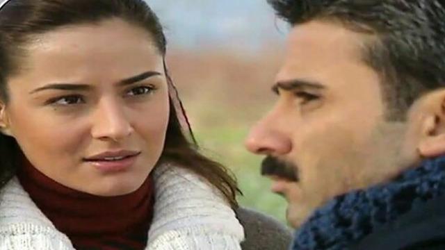 Kınalı Kar'ın Nazar'ı Özlem Conker'den yaz pozları! Hiç yaşlanmamış