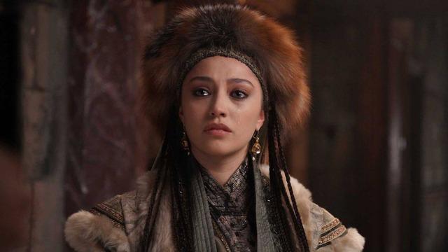 Bir set aşkı daha! Alparslan Büyük Selçuklu'nun Seferiye Hatun'u kalbini bakın kime kaptırmış! Aradaki yaş farkı herkesi şaşırttı