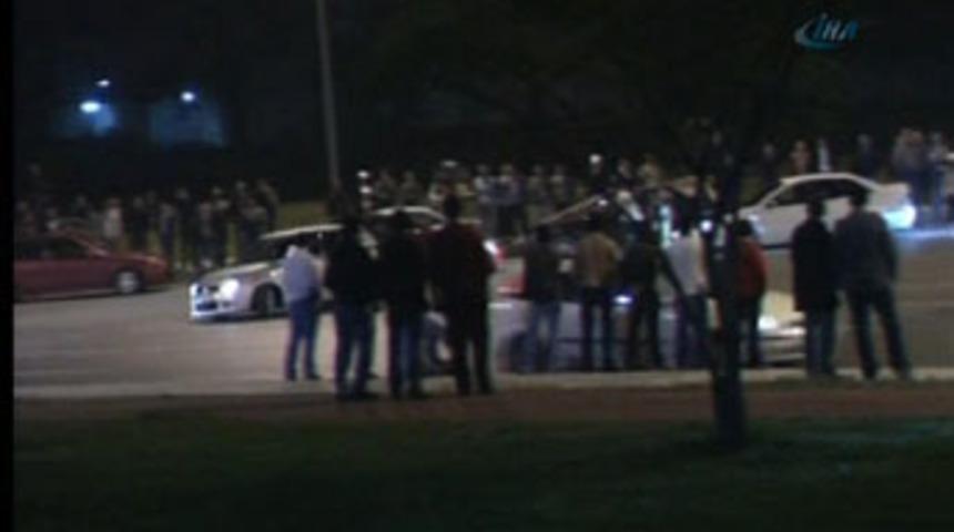 Sahil yolunda modifiyeli ara&ccedil; şov