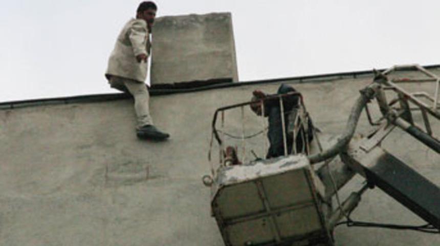 Eşi terk edince intihara kalkıştı