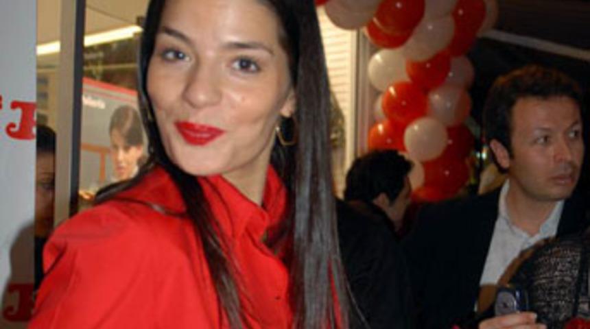 Asuman Krause'ye yoğun ilgi