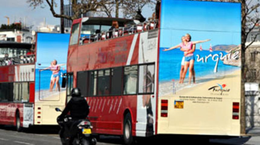 Paris'te otob&uuml;slerde T&uuml;rkiye reklamı