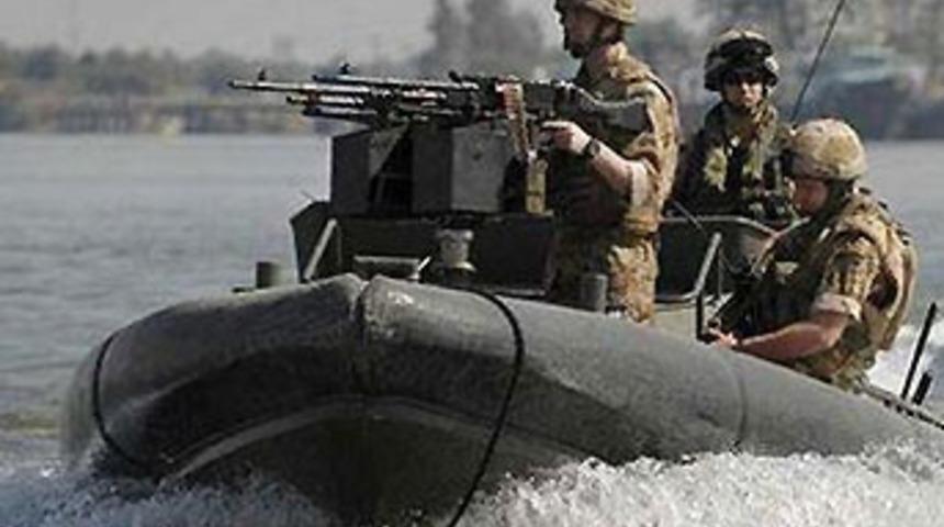 İngiltere g&ouml;zaltındaki askerlerle g&ouml;r&uuml;şmek istiyor