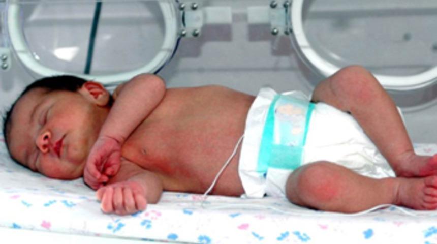 Ravza bebek koruma altında