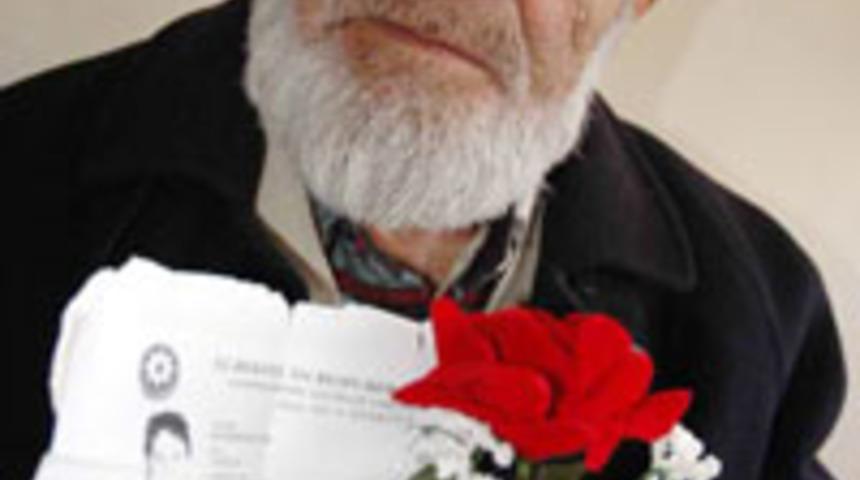 85'lik dededen sevgilisine aşk &ccedil;ağrısı