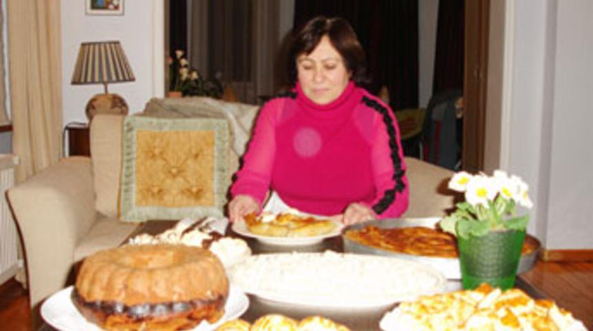 Lezzetli sofralarla ev hanımlarına &ouml;rnek