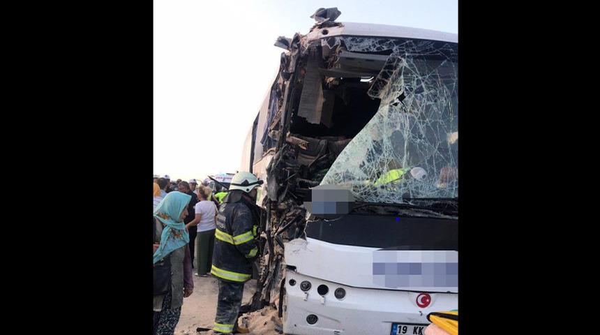SON DAKİKA | Eskişehir'de feci kaza! Yolcu otobüsü, TIR'a çarptı: 23 yaralı