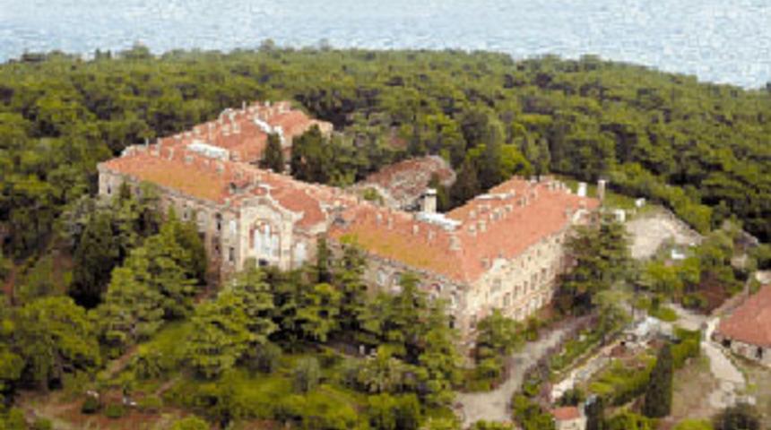 ABD, ruhban okulu'nun geri a&ccedil;ılmasını istedi