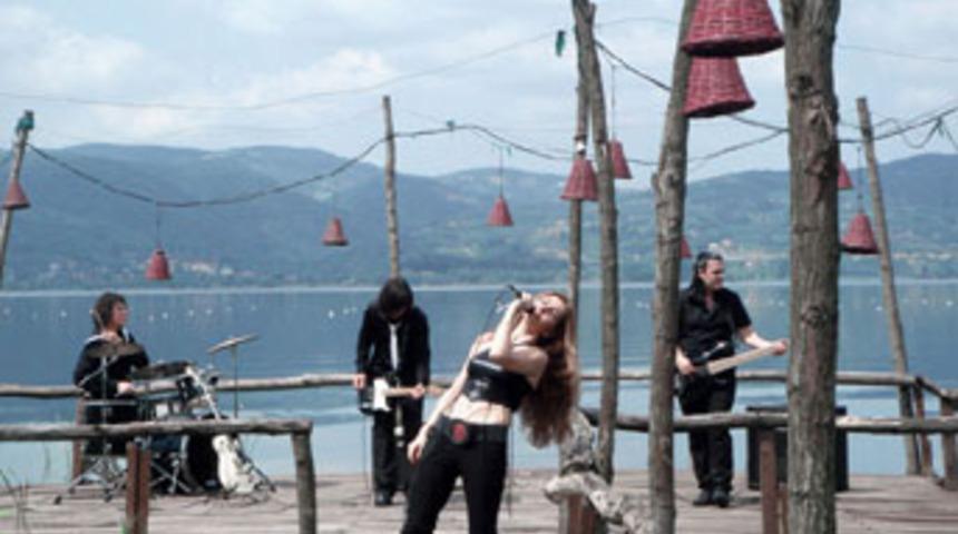 Efsun'dan "makus talihim"