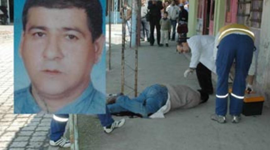 Oğlunun g&ouml;z&uuml; &ouml;n&uuml;nde &ouml;ld&uuml;rd&uuml;ler