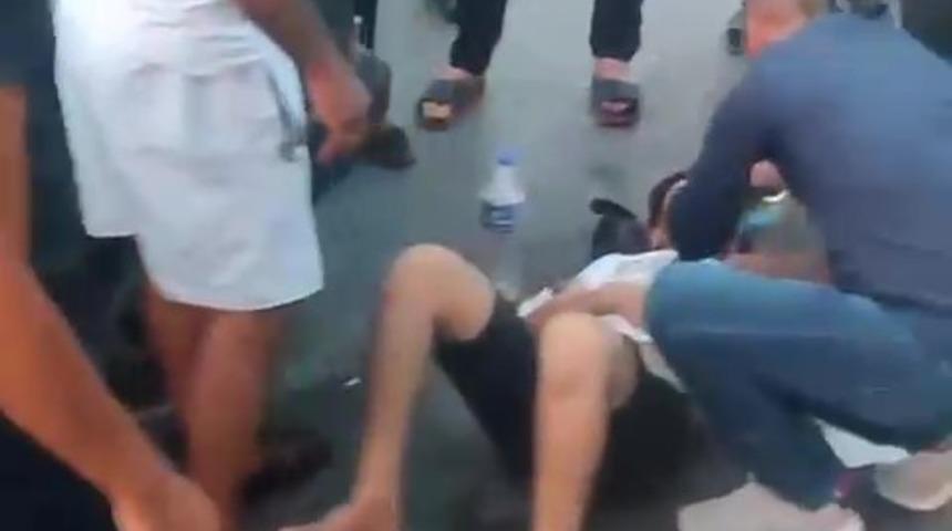 Bisikletiyle yolun karşısına geçmek isteyen çocuğa otomobil çarptı