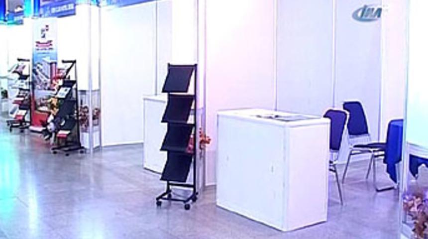 İran polisinden T&uuml;rk moda fuarına baskın