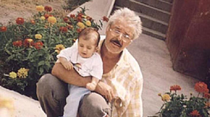 Baba ile oğlu yardım beklerken &ouml;lm&uuml;ş