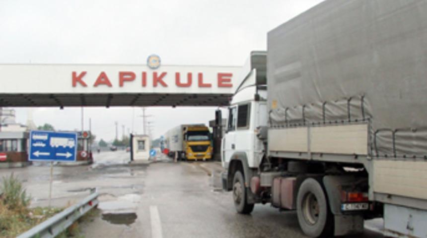 Kapıkule'de 9 kilometrelik TIR kuyruğu