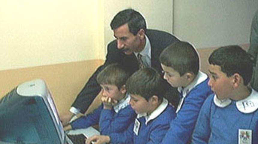 Eğitim-Sen, ek ders &uuml;cretinin 10 YTL olmasını istedi