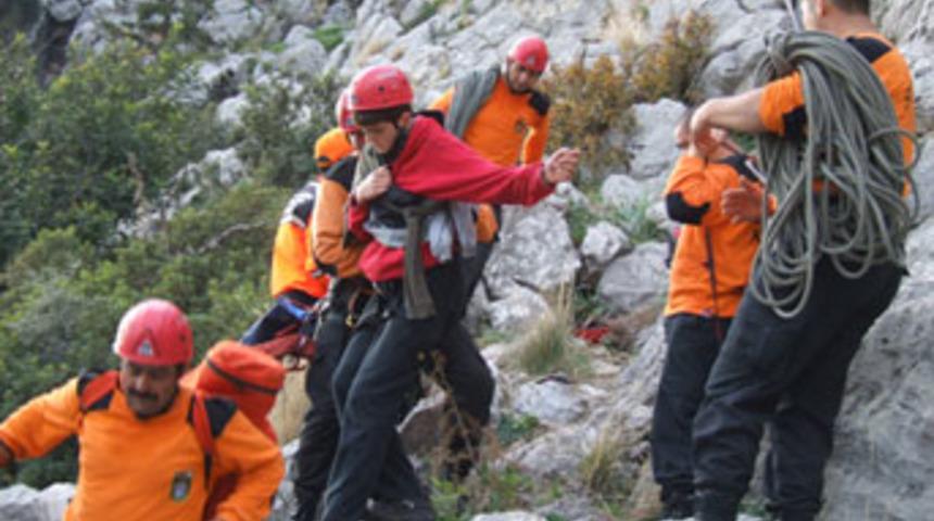 İngiliz dağcıları Kıbrıslı T&uuml;rk ekipler kurtardı