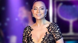 Ebru Gündeş sahnede neye uğradığını şaşırdı! Elbisesi bir anda havalandı, kimse yardım edemedi