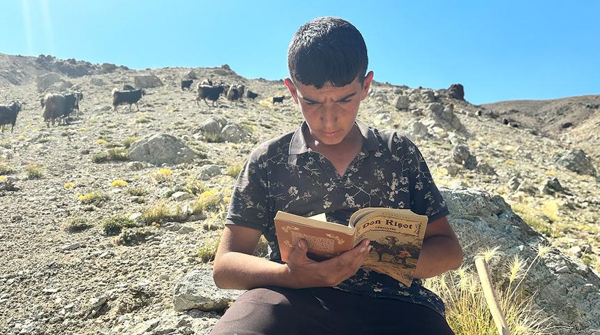 Yaylada çobanlık yapan Muhammet Halil Yazar LGS'de Türkiye ikincisi oldu! Başarısının sırrını anlattı